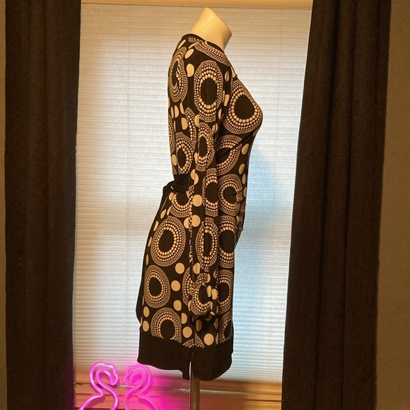 Bison Bisou white mandala pattern dots with polka dots on black size M - Picture 6 of 10